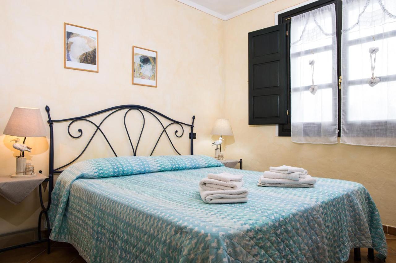 Villa Iris With Pool Baja Sardinia Eksteriør bilde