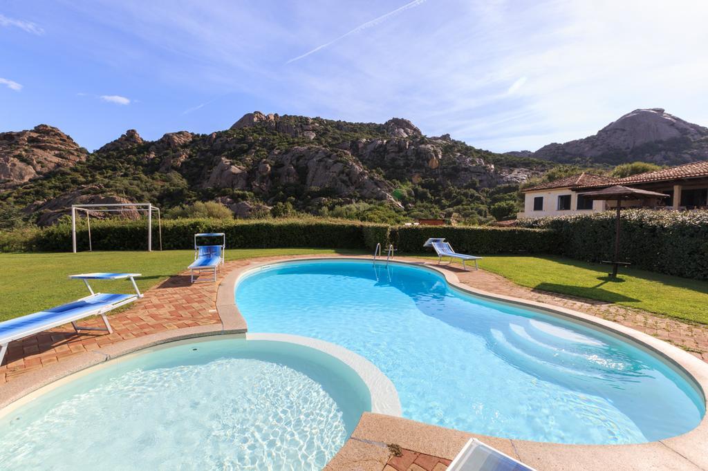 Villa Iris With Pool Baja Sardinia Eksteriør bilde