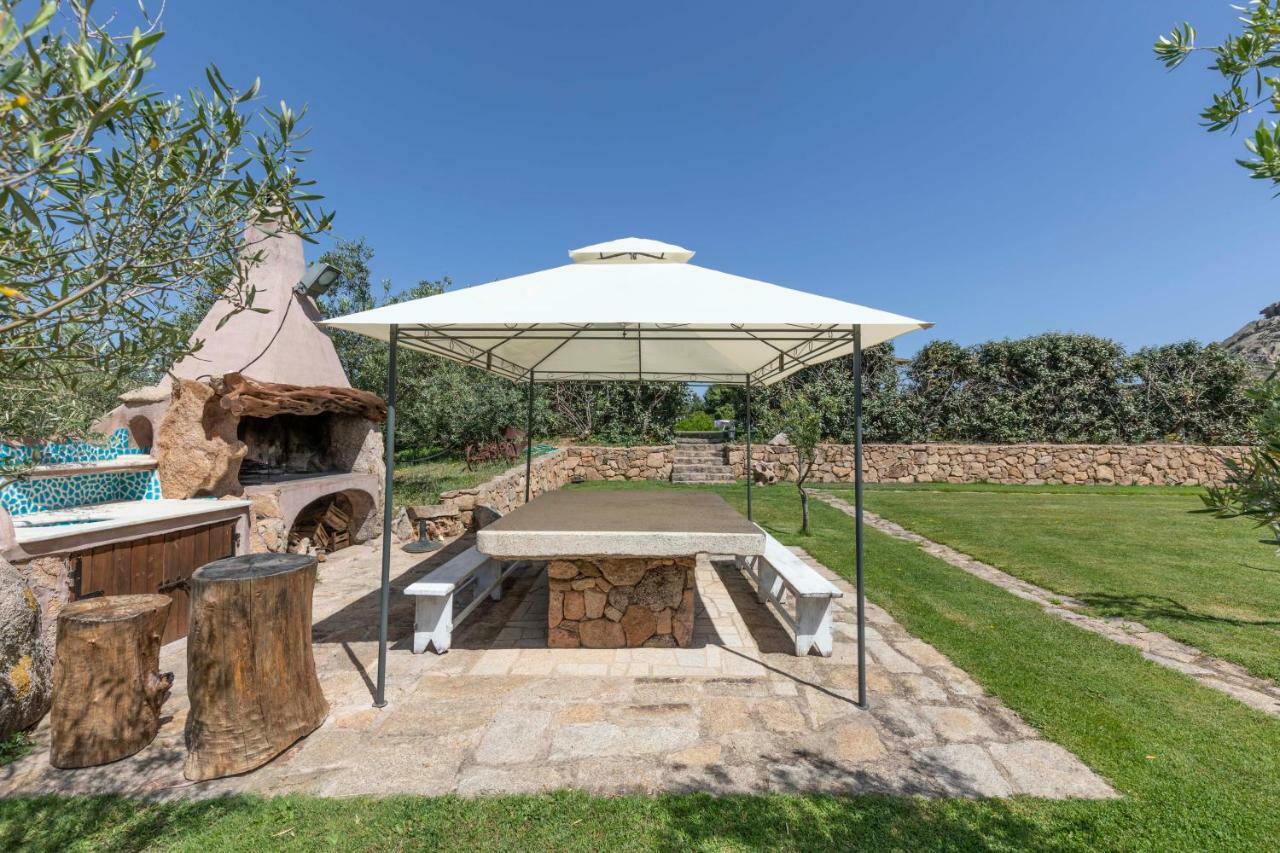 Villa Iris With Pool Baja Sardinia Eksteriør bilde