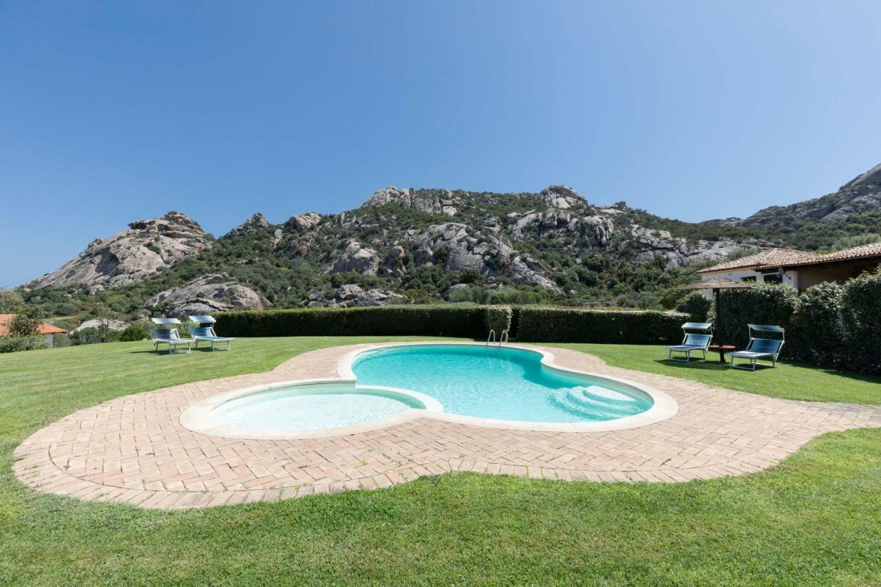 Villa Iris With Pool Baja Sardinia Eksteriør bilde